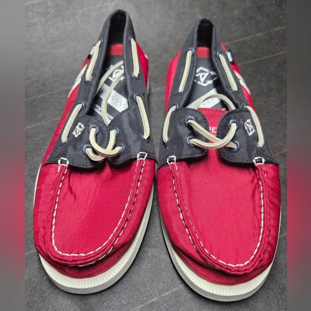 Sperry Top-Sider Vionic Boat Shoes Red Canvas Deck Shoes Women NWOT
